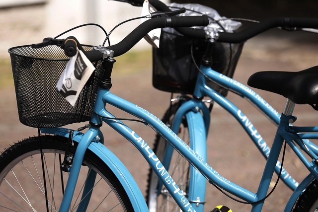 Estudiantes de la UNLP recibieron su Bicicleta Universitaria Estudiantes de la UNLP recibieron su Bicicleta Universitaria