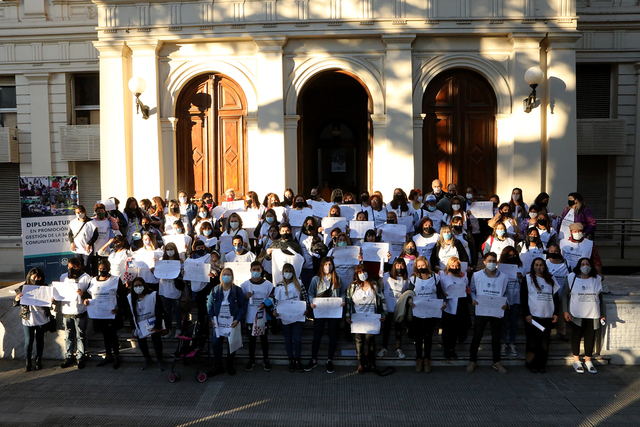Entrega de certificados de la Diplomatura en Promoción y Gestión de la Salud Comunitaria Entrega de certificados de la Diplomatura en Promoción y Gestión de la Salud Comunitaria