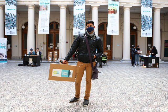 La UNLP llevó a cabo una nueva jornada de entrega de tablets y notebooks