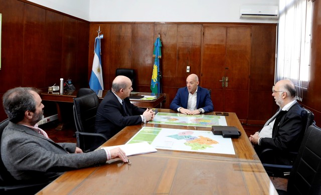 Agenda común entre la UNLP y el Ministerio de Salud de la Provincia Agenda común entre la UNLP y el Ministerio de Salud de la Provincia