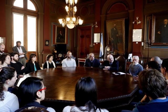 La UNLP pone en marcha un programa especial para retener a sus investigadores La UNLP pone en marcha un programa especial para retener a sus investigadores