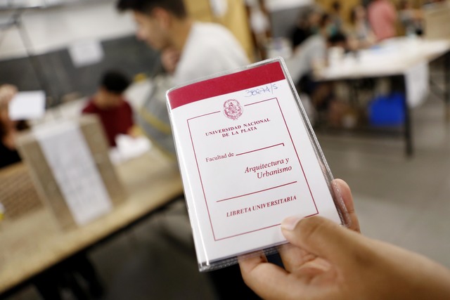 #EleccionesUNLP Último día de votación en las 17 facultades #EleccionesUNLP Último día de votación en las 17 facultades