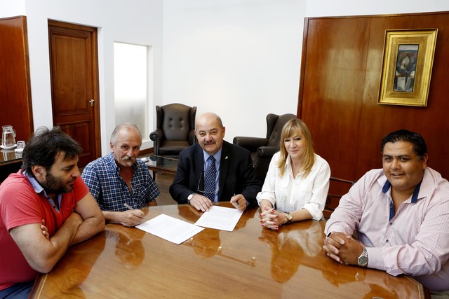Trabajadoras no docentes se incorporarán a la Guardia Edilicia Trabajadoras no docentes se incorporarán a la Guardia Edilicia