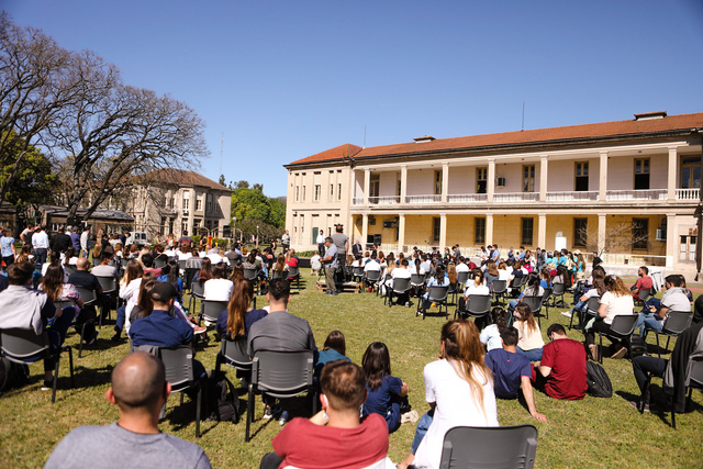 La UNLP y Salud acordaron dar el título de Especialista Universitario a quienes terminan sus residencias
La UNLP y Salud acordaron dar el título de Especialista Universitario a quienes terminan sus residencias