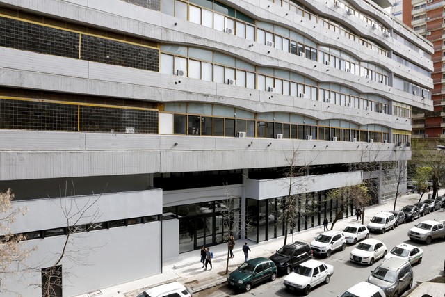 Fachada del Edificio Sergio Karakachoff sobre calle 48 Fachada del Edificio Sergio Karakachoff sobre calle 48