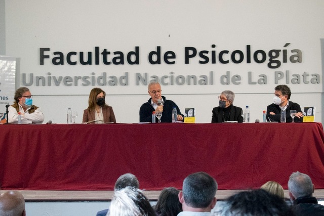 Se realizó la presentación del libro de Daniel Gollan, editado por EDULP