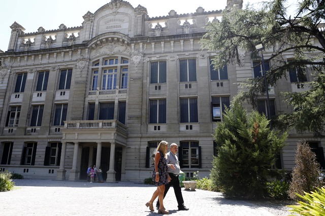 En el receso, el Colegio Nacional avanza con obras de puesta en valor En el receso, el Colegio Nacional avanza con obras de puesta en valor