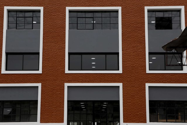 El galpón abandonado se transformó en un moderno centro de innovación El galpón abandonado se transformó en un moderno centro de innovación