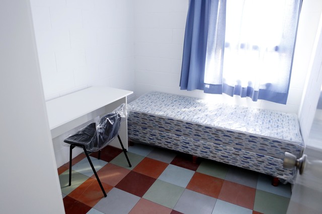 Se graduaron en la Escuela de Oficios y ahora fabrican los muebles para dependencias de la universidad Se graduaron en la Escuela de Oficios y ahora fabrican los muebles para dependencias de la universidad