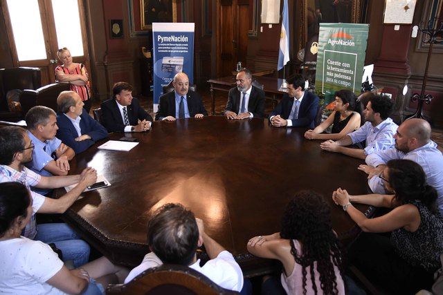 Reconocimiento a los ganadores del concurso sobre propuestas innovadoras con impacto social Reconocimiento a los ganadores del concurso sobre propuestas innovadoras con impacto social