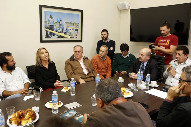 Convenio entre la UNLP y el Instituto de Políticas Públicas para el Desarrollo Regional Convenio entre la UNLP y el Instituto de Políticas Públicas para el Desarrollo Regional