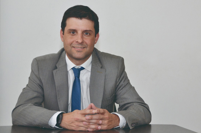 Eduardo De Giusti asumirá la conducción en Ciencias Económicas Eduardo De Giusti asumirá la conducción en Ciencias Económicas
