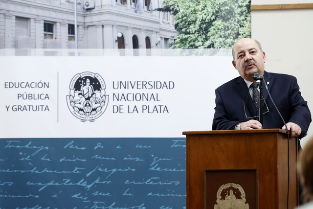 Fernando Tauber durante su discurso de asunción Fernando Tauber durante su discurso de asunción