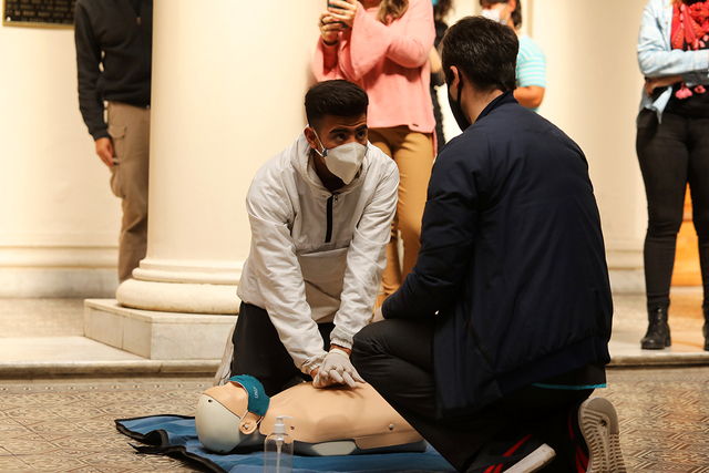 Trabajadores de la UNLP se capacitaron en reanimación cardio pulmonar