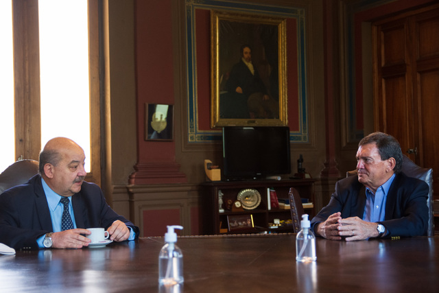El presidente de la Universidad Argentina de la Empresa visitó la UNLP El presidente de la Universidad Argentina de la Empresa visitó la UNLP