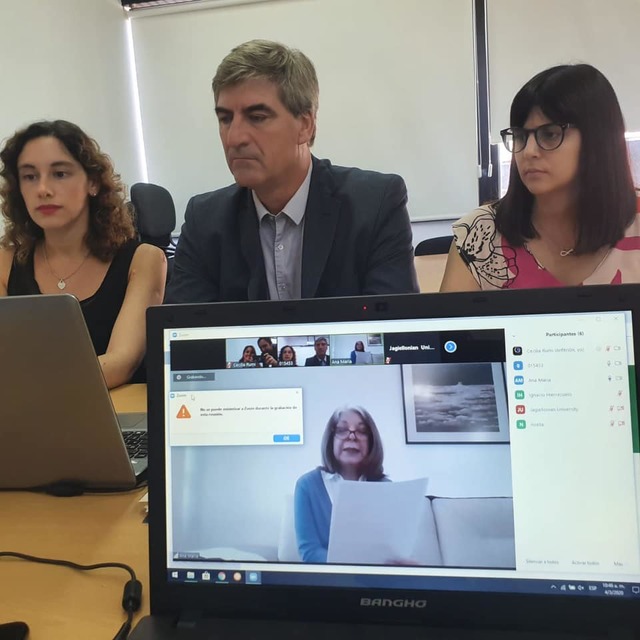Curso de Posgrado a distancia “Incertidumbres Económicas y Relaciones Externas. El acuerdo del Mercado Común del Sur (MERCOSUR) en perspectivas
Curso de Posgrado a distancia “Incertidumbres Económicas y Relaciones Externas. El acuerdo del Mercado Común del Sur (MERCOSUR) en perspectivas