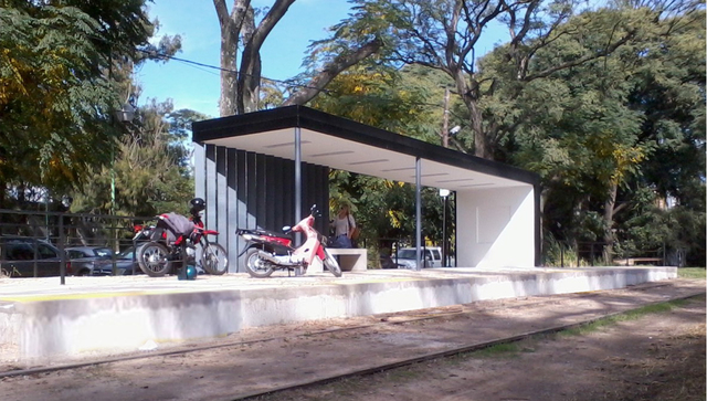 Parador del Tren Universitario (imagen Sec de Planeamiento, Obras y Servicios UNLP) Parador del Tren Universitario (imagen Sec de Planeamiento, Obras y Servicios UNLP)