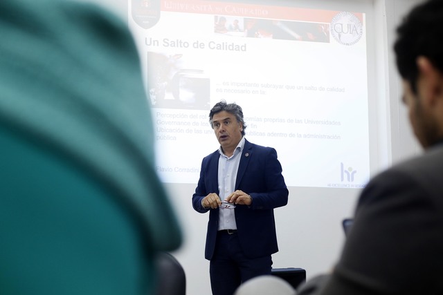 Flavio Corradini brindó una charla en el Karakachoff Flavio Corradini brindó una charla en el Karakachoff