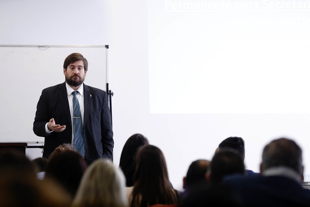 Comenzó el Seminario de Actualización para Secretarios Administrativos Comenzó el Seminario de Actualización para Secretarios Administrativos