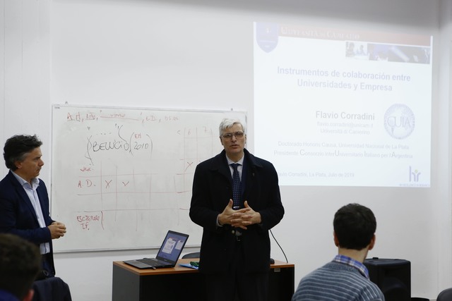 Flavio Corradini brindó una charla en el Karakachoff Flavio Corradini brindó una charla en el Karakachoff