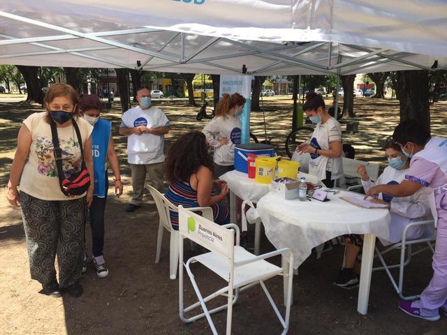 Jornada de vacunación y de testeo de VIH y hepatitis C junto al Ministerio de Salud Jornada de vacunación y de testeo de VIH y hepatitis C junto al Ministerio de Salud