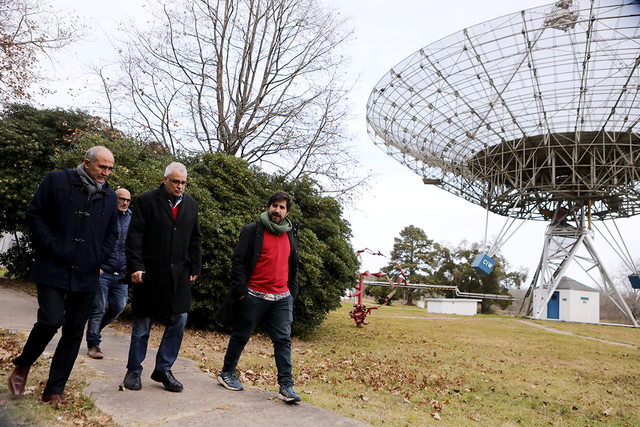 López Armengol recorrió las instalaciones del Instituto Argentino de Radioastronomía López Armengol recorrió las instalaciones del Instituto Argentino de Radioastronomía