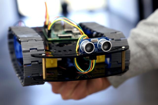 Desarrollan sistemas para utilizar robots en actividades de alto riesgo Desarrollan sistemas para utilizar robots en actividades de alto riesgo