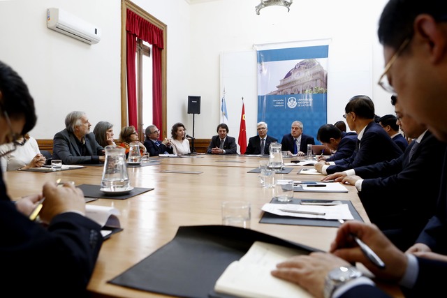 Una delegación china visitó la UNLP Una delegación china visitó la UNLP