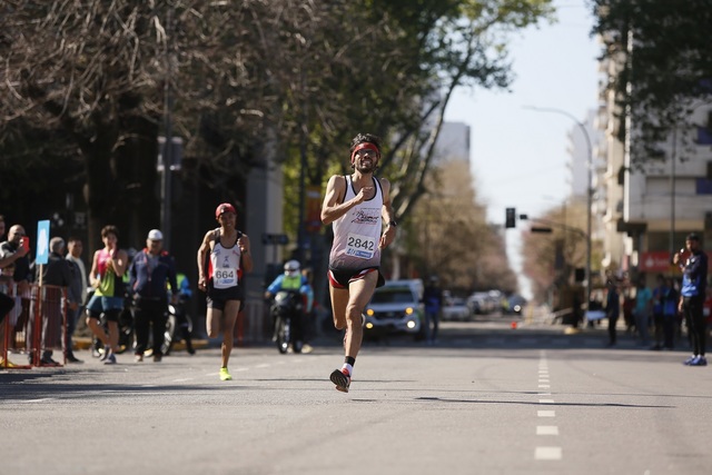 Se corrió la Maratón de la UNLP y la ciudad fue una fiesta Se corrió la Maratón de la UNLP y la ciudad fue una fiesta