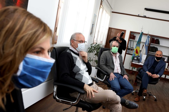 Más de 2 mil voluntarios de la UNLP trabajarán junto al Ministerio de Salud de la Provincia Más de 2 mil voluntarios de la UNLP trabajarán junto al Ministerio de Salud de la Provincia