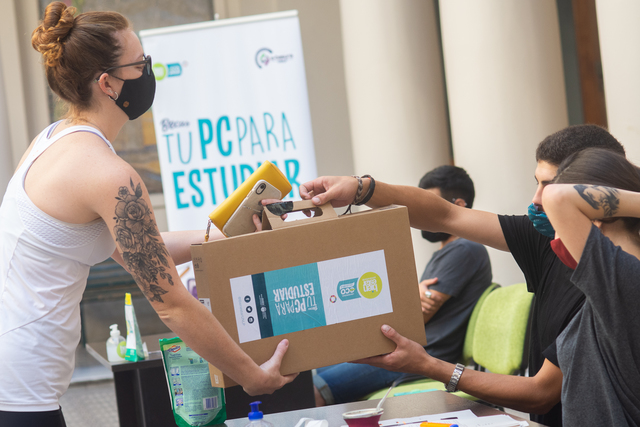 La UNLP hizo una nueva entrega de tablets y notebooks La UNLP hizo una nueva entrega de tablets y notebooks