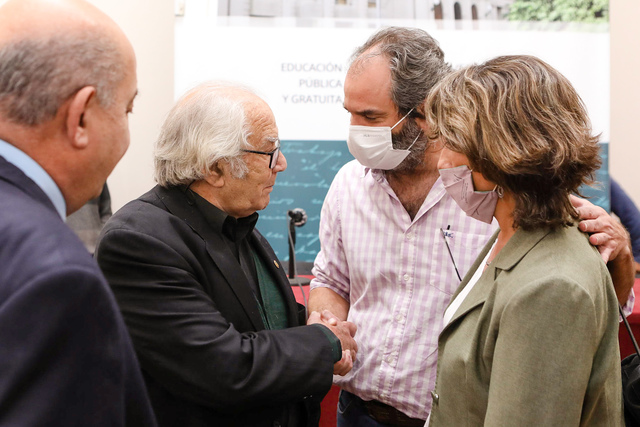 La UNLP recibió la visita de Adolfo Pérez Esquivel, Premio Nobel de la Paz y Doctor Honoris Causa
La UNLP recibió la visita de Adolfo Pérez Esquivel, Premio Nobel de la Paz y Doctor Honoris Causa
