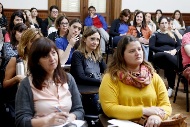 La UNLP capacitó al personal dedicado a la atención de ingresantes con discapacidad La UNLP capacitó al personal dedicado a la atención de ingresantes con discapacidad