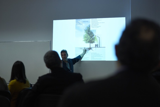 Charla sobre Arbolado Público Urbano en la UNLP Charla sobre Arbolado Público Urbano en la UNLP
