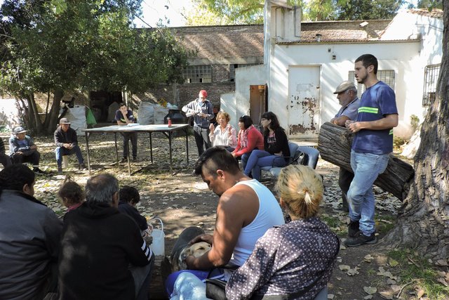 Docentes y alumnos asesoran a recolectores de basura excluidos del sistema formal de trabajo Docentes y alumnos asesoran a recolectores de basura excluidos del sistema formal de trabajo