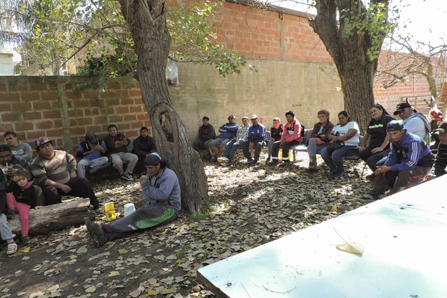 Docentes y alumnos asesoran a recolectores de basura excluidos del sistema formal de trabajo Docentes y alumnos asesoran a recolectores de basura excluidos del sistema formal de trabajo