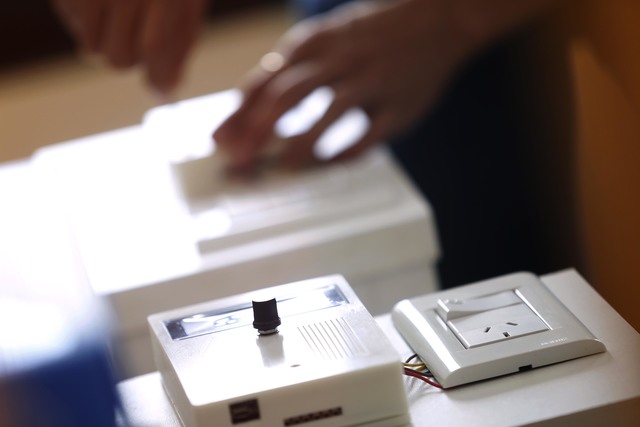 nvestigadores de la UNLP desarrollan un tablero inteligente para reducir el consumo eléctrico en las aulas nvestigadores de la UNLP desarrollan un tablero inteligente para reducir el consumo eléctrico en las aulas