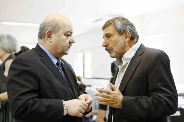 El flamante ministro de CyT , Roberto Salvarezza estuvo presente en los festejos del IDIHCS El flamante ministro de CyT , Roberto Salvarezza estuvo presente en los festejos del IDIHCS