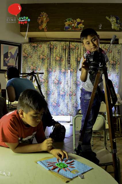 Un taller de cine para chicos de la UNLP ganó un concurso internacional de fotografía Un taller de cine para chicos de la UNLP ganó un concurso internacional de fotografía