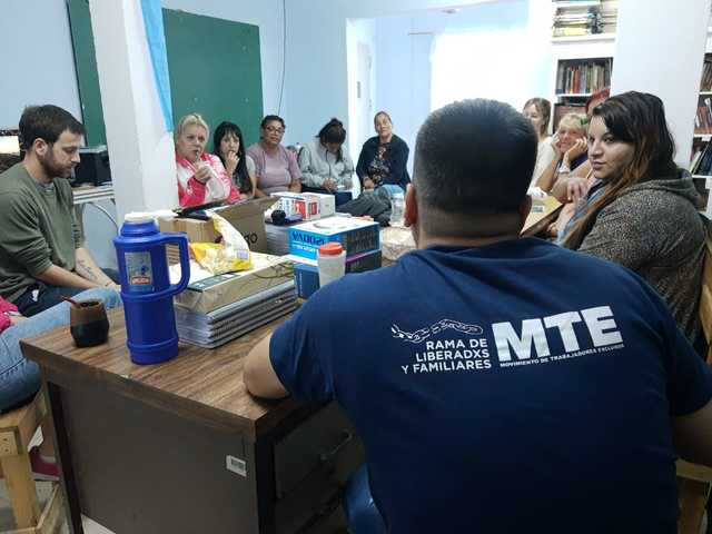 Entrega de materiales para estudiantes privadxs de la libertad Entrega de materiales para estudiantes privadxs de la libertad