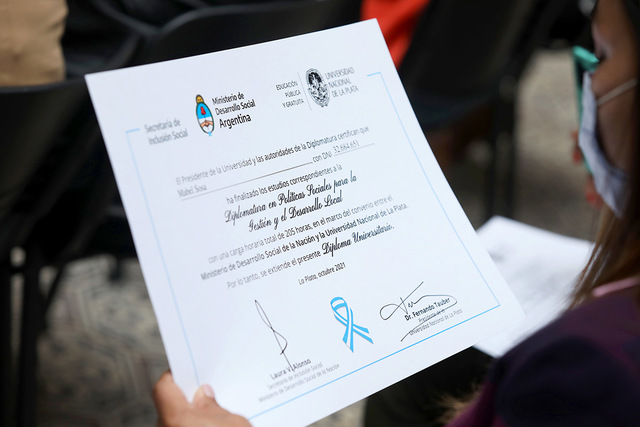 Se entregaron los certificados de la Diplomatura en Políticas Sociales Se entregaron los certificados de la Diplomatura en Políticas Sociales