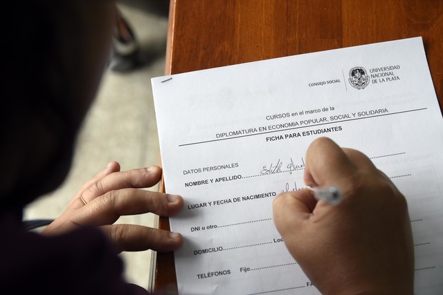 Comenzó en la UNLP diplomatura para formar referentes en emprendimientos de economía popular, social y solidaria Comenzó en la UNLP diplomatura para formar referentes en emprendimientos de economía popular, social y solidaria