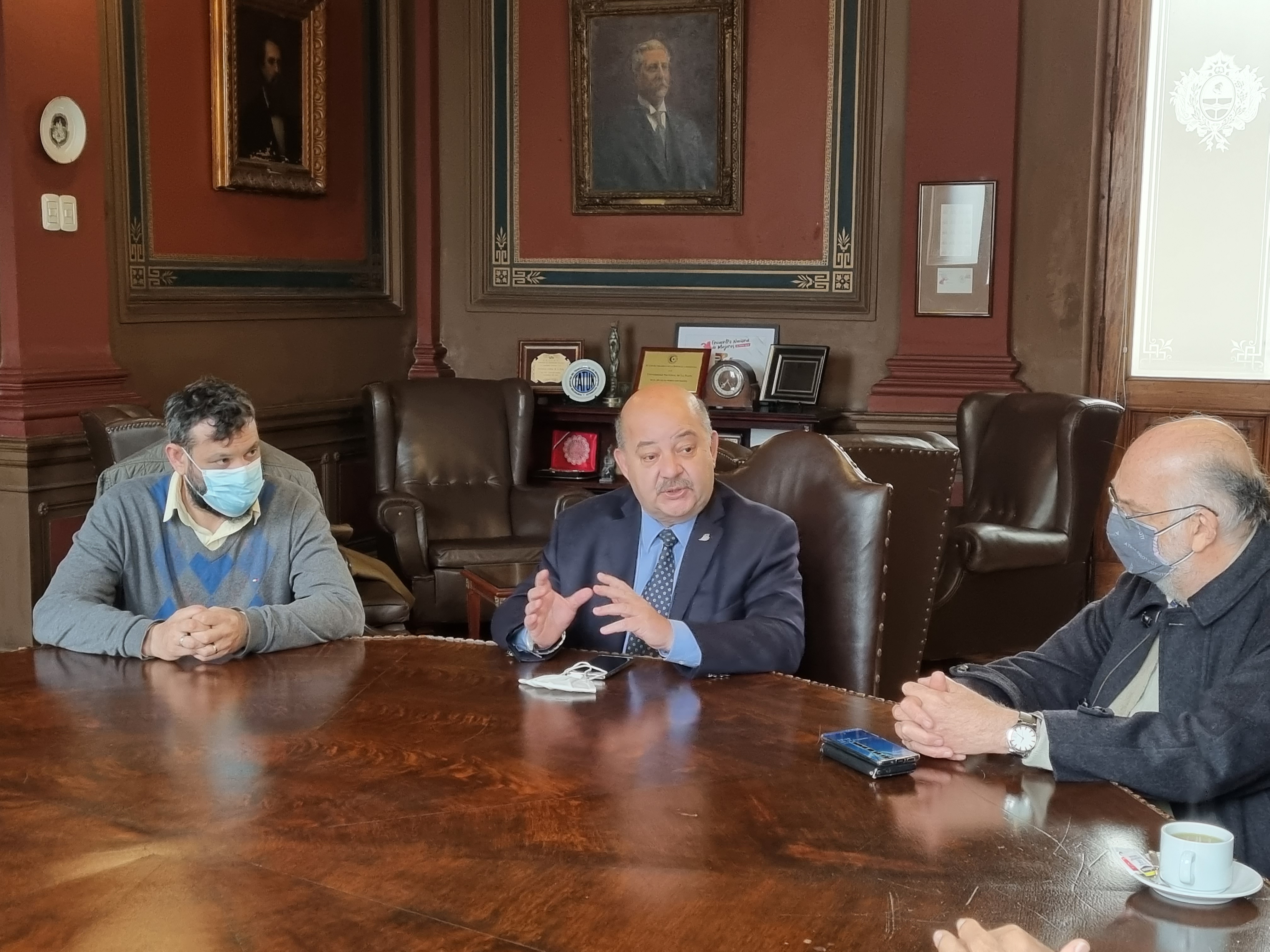 Acuerdo con la Agremiación Médica Platense para desarrollar actividades de posgrado Acuerdo con la Agremiación Médica Platense para desarrollar actividades de posgrado