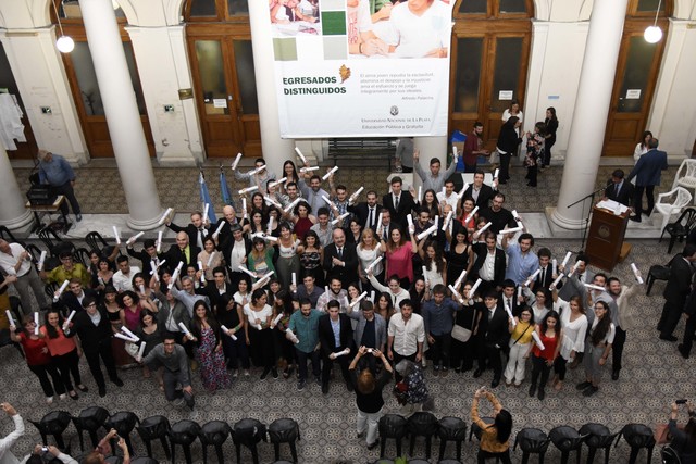 La UNLP Reconoció A Sus Mejores Graduados