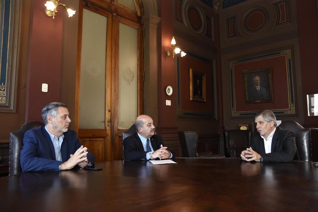 La DAM recibió al Intendente de Chivilcoy, Guillermo Britos, y el Diputado Provincial, Fabio Britos. La DAM recibió al Intendente de Chivilcoy, Guillermo Britos, y el Diputado Provincial, Fabio Britos.