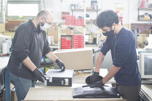El Programa de reciclado informático de la UNLP ya prepara más computadoras para los estudiantes El Programa de reciclado informático de la UNLP ya prepara más computadoras para los estudiantes