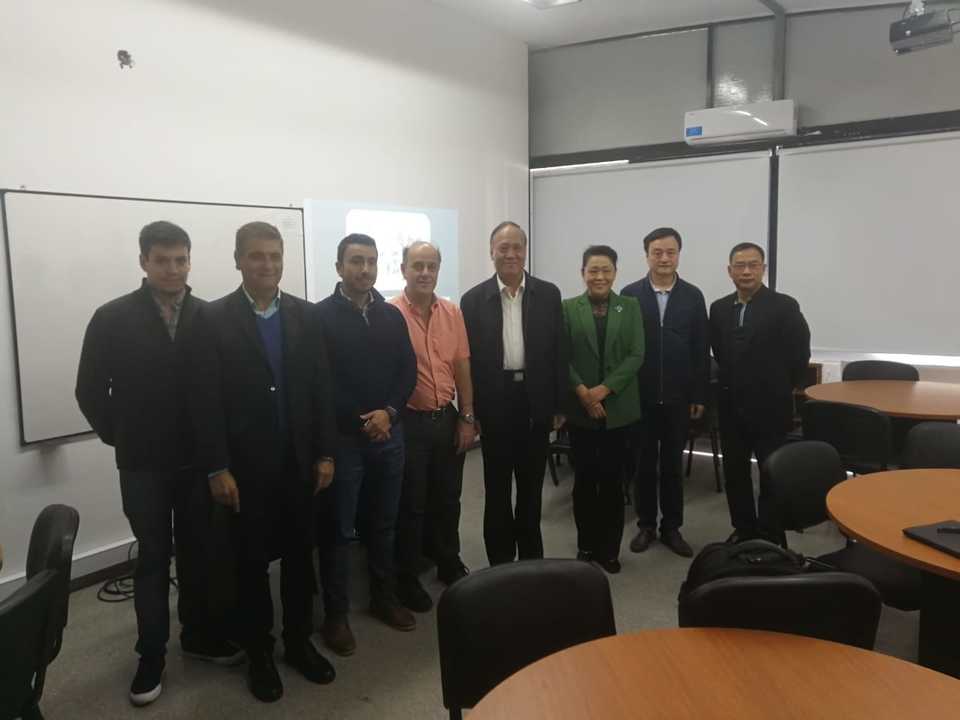 Funcionarios e investigadores de las provincias de la República Popular China visitaron la UNLP