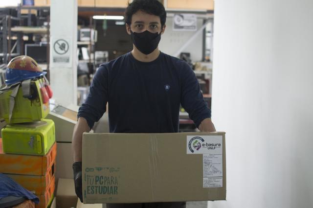 El Programa de reciclado informático de la UNLP ya prepara más computadoras para los estudiantes El Programa de reciclado informático de la UNLP ya prepara más computadoras para los estudiantes