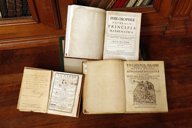 La obra maestra de Isaac Newton y otros tesoros bibliográficos al alcance de todos La obra maestra de Isaac Newton y otros tesoros bibliográficos al alcance de todos