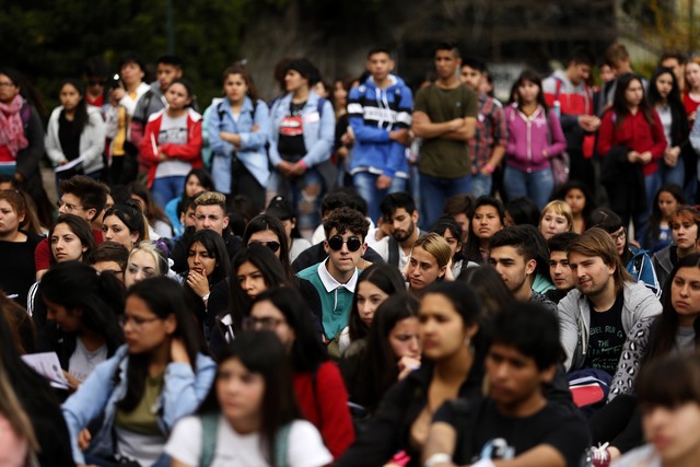 Más de 600 estudiantes secundarios comenzaron la experiencia "Vivo La UNLP" Más de 600 estudiantes secundarios comenzaron la experiencia "Vivo La UNLP"